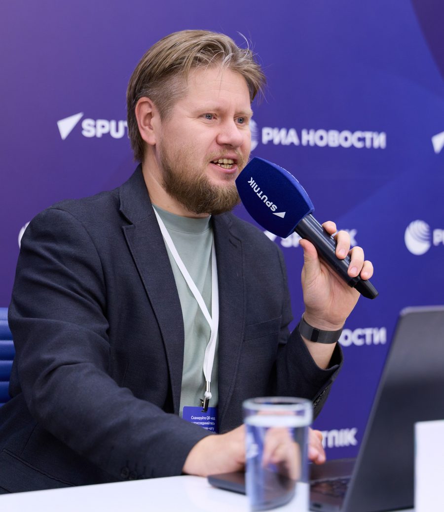 Ренат Акмалов